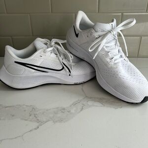 Women’s Nike Air Zoom Pegasus- size 7